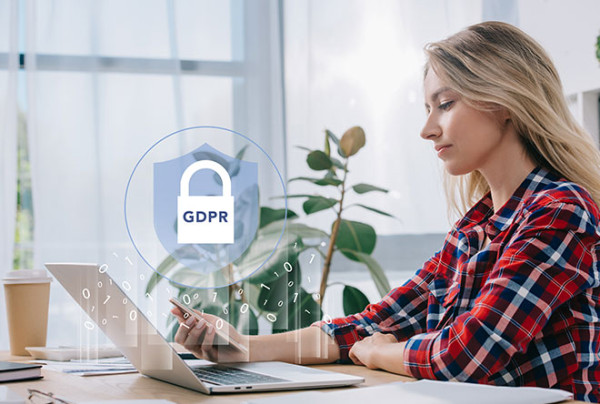 Online sociálna sieť, ktorá získala osobné údaje používateľa na účely cielenej reklamy, ich nemôže použiť bez časového obmedzenia a bez ohľadu na povahu týchto údajov