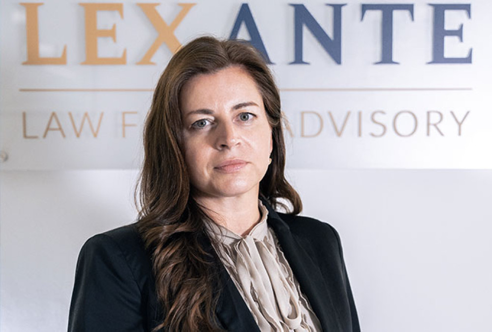 JUDr. Petra Baňáková: Nelegálna práca a nelegálne zamestnávanie Články & Novinky #118 Nelegálna práca a nelegálne zamestnávanie predstavujú významný problém na trhu práce, ktorý má negatívne... Prejsť na článok