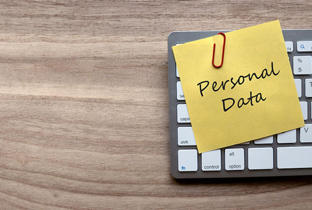 Každý má právo poznať dátum a dôvody oboznámenia sa s jeho osobnými údajmi