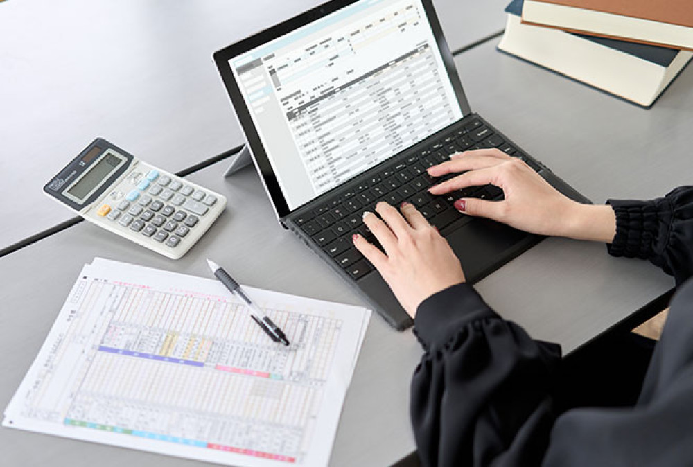 Zjednodušenie procesov úhrad daní cez portál finančnej správy Články & Novinky #113 Online úhrada správnych poplatkov a 15 druhov daní priamo pri realizácii spoplatneného úkonu cez portál finančnej správy... Prejsť na článok